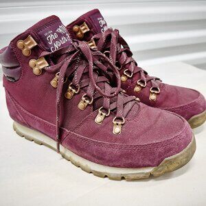 The North Face Back-To-Berkeley Women's Boots in Burgundy, Size 8.5